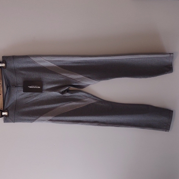 Pretty Little Thing Gray Premium High Waist Gym Leggings Size 10 NWT - Picture 1 of 5
